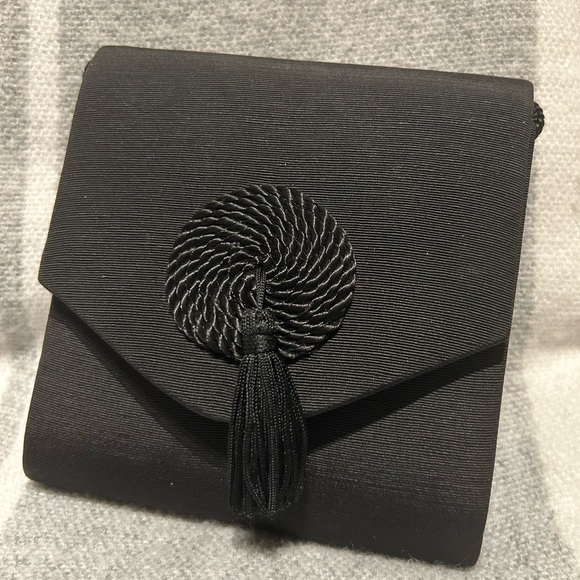 Small Salisbury Handbag - Picture 2 of 11